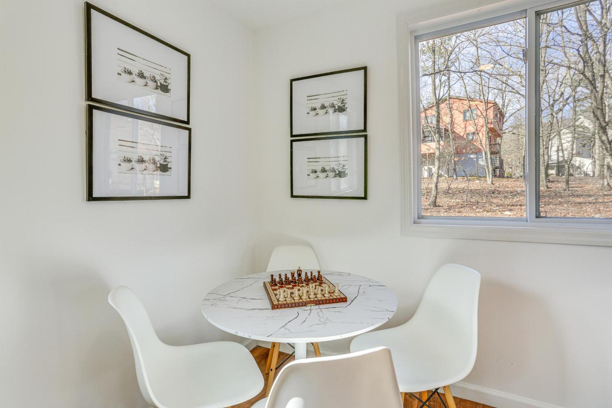 Modern With On-site Skiing! East Stroudsburg
